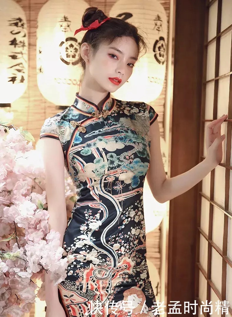 旗袍女人: 长款少女旗袍, 国潮短裙, 烈焰红唇丸子头, 美艳可爱