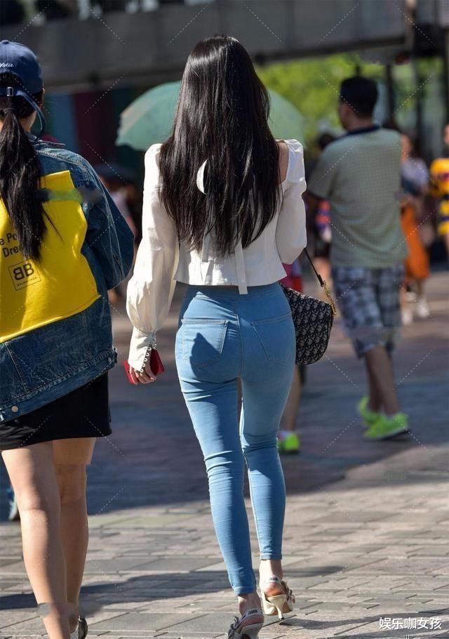 打底裤的搭配文艺又不土气，穿出女神气质，女神范十足