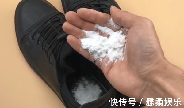 茶叶 在鞋子里面撒上一把“它”,不管多臭的鞋子,分分钟去除臭味!