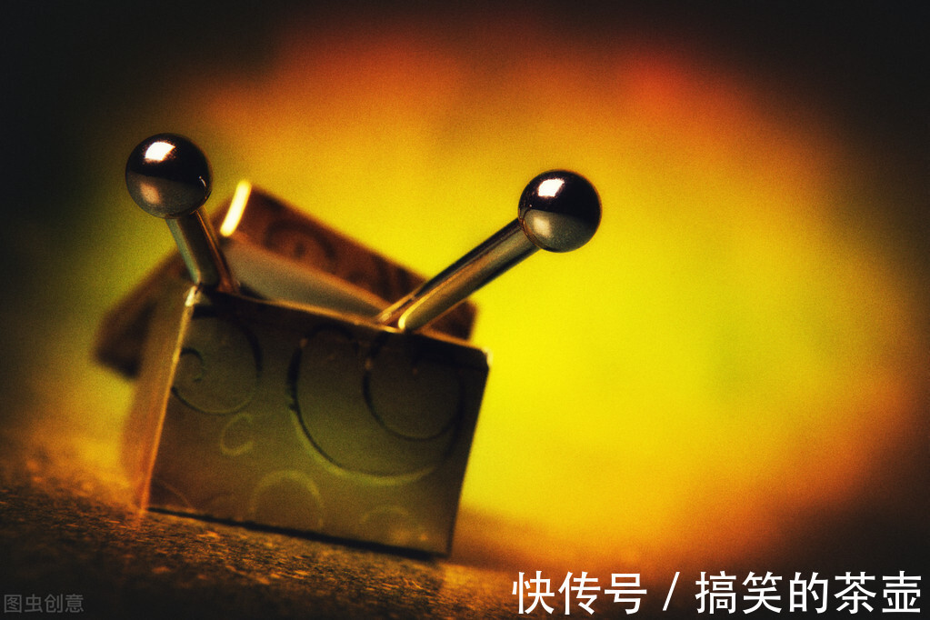 |民间幽默短笑话10则 看一次神采飞扬 看两次怡然自乐 再看欢欣不已