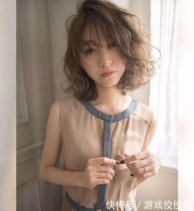 减龄 发量少的女人尽量别留这三种发型,显老又土气,这五款减龄又洋气!