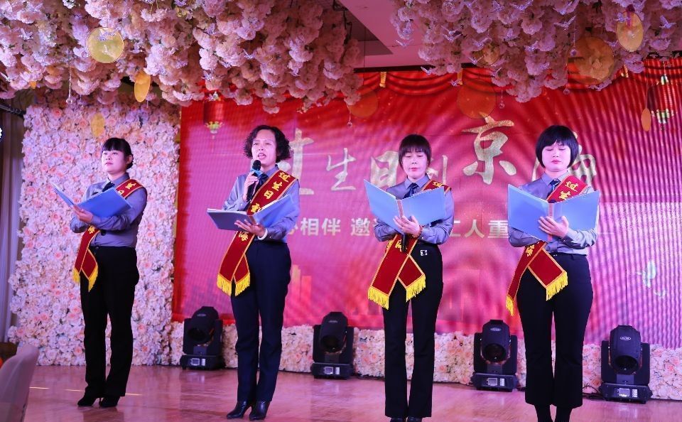 佳节|兴隆集团为环卫工过重阳佳节奉献爱心！