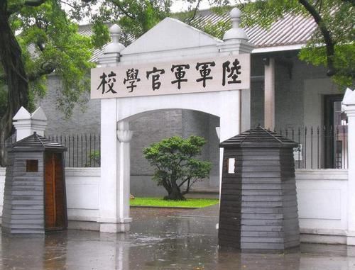 追随|被遗忘的书法大家追随孙文,拒娶美龄,结盟老蒋,最终混成吃货