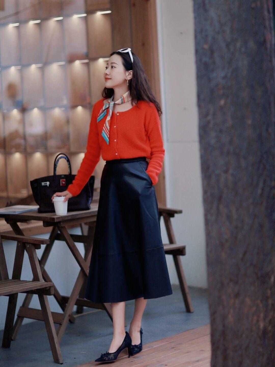 针织|快来赶个“早班车”吧!2022年的早春时尚造型,全在这里了