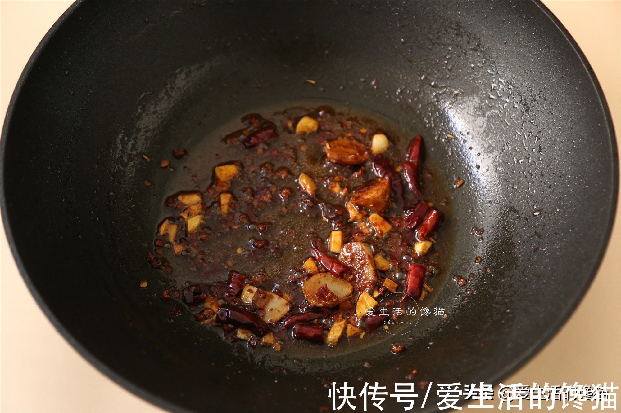 遇到这菜别手软，这样做香辣爽口，下酒下饭，30元两只，好吃不贵