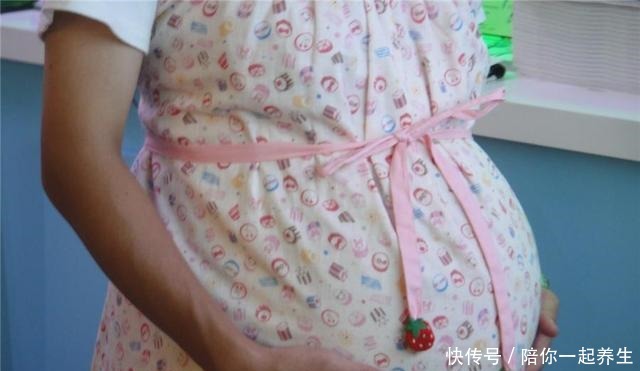 新生儿手臂生出“草莓斑”，宝妈以为碰了，医生检查后说要手术！