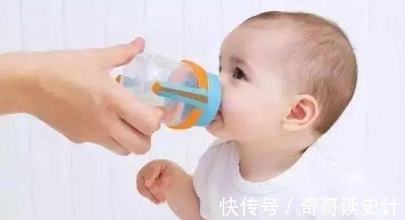 孩子|6个月前宝宝不需要喝水？母乳足可以不喝，有三类娃不喝会很渴