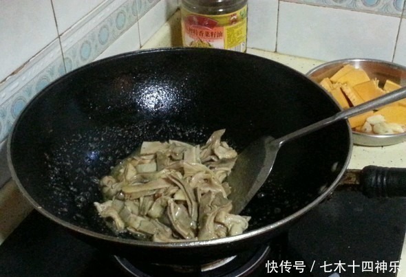 坏习惯|炒菜时这些坏习惯,在悄悄地危害着一个家庭健康,请立即说“NO”