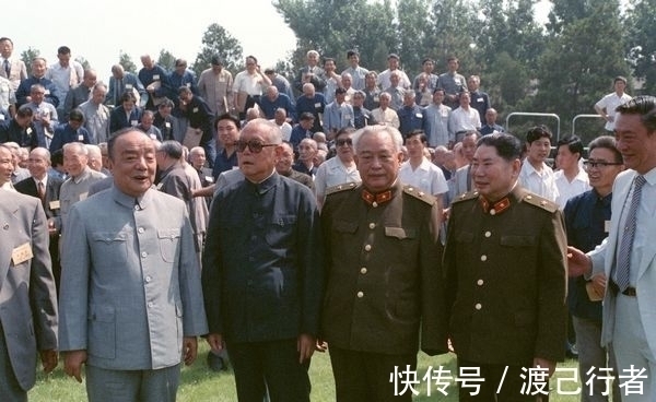 书法#断臂将军余秋里唯一书法作品曝光,仅20个飘逸大字,却被捧为绝唱