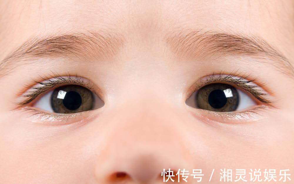 异物|宝宝经常揉眼睛,家长别不当回事,有可能跟以下2种疾病有关