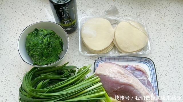 三月,这野菜鲜美可口,做成锅贴鲜嫩多汁又美味,吃货不要错过