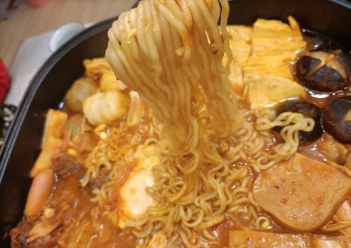  一个人在家也可以吃部队火锅了