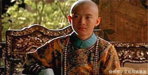 参观|老人参观故宫看到照片挂错，专家嘲笑他无知，老人回答那是俺爹