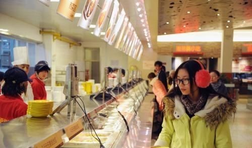 大学|大学生活费档次出炉,级别一的孩子欲哭无泪,看看你家娃在哪一层