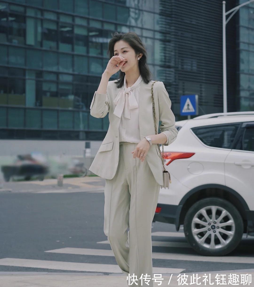 西服套装|职业装也能穿出时髦范，优雅又高级的搭配look，照着穿就很美