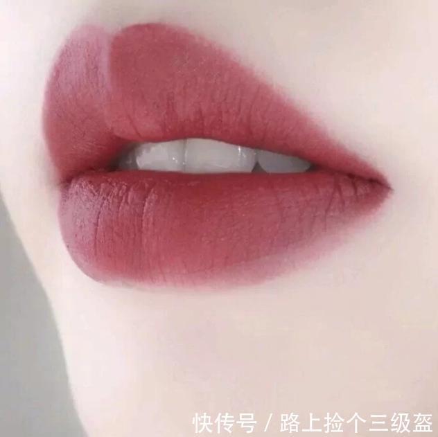 质地|让人心动的四只口红,倩丽温柔,unny 水润,花西子老网红!