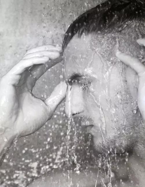 人物画|超写实铅笔素描!超细腻的铅笔人物画!