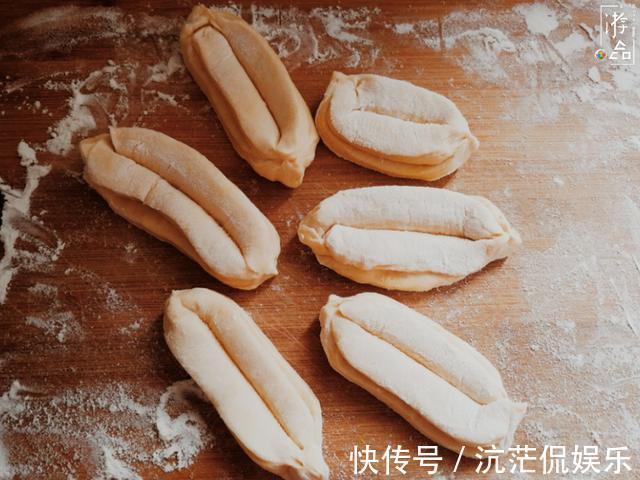 面粉|在家炸油条详细解析提前一天用温牛奶和面,下锅前必须使劲拉扯