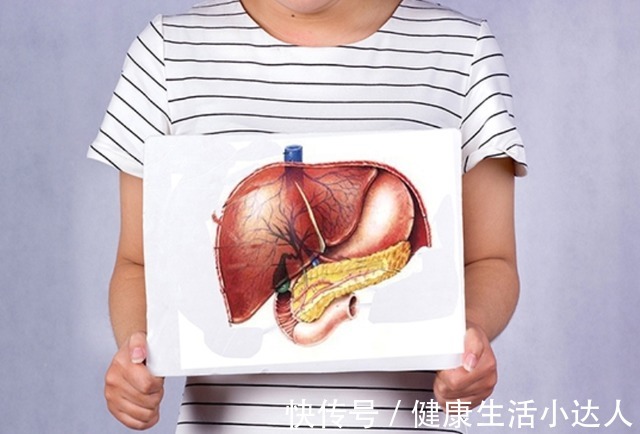 肝癌|身体出现5种变化,肝已受损,不想彻底坏掉,2大伤肝毒物要少吃