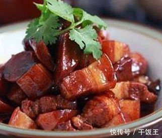 美食：麻仁卤香菇，油豆腐炖红烧肉，葱爆虾仁，红烧肉