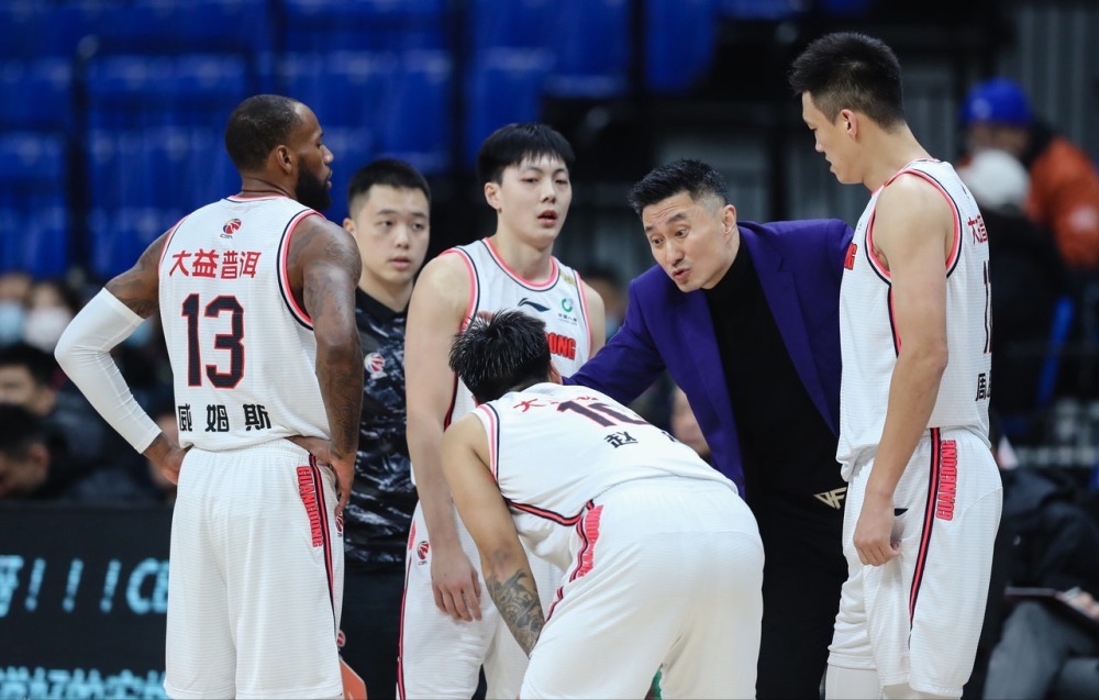 易建联|26分钟23分20板！CBA上演王者归来，他无愧中国男篮一哥
