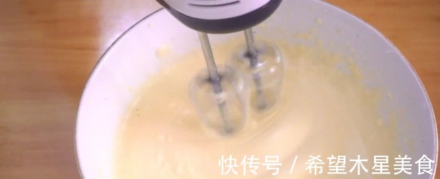 非常简单的苹果蛋糕，一定要试试苹果蛋糕的用料，苹果蛋糕的做法！