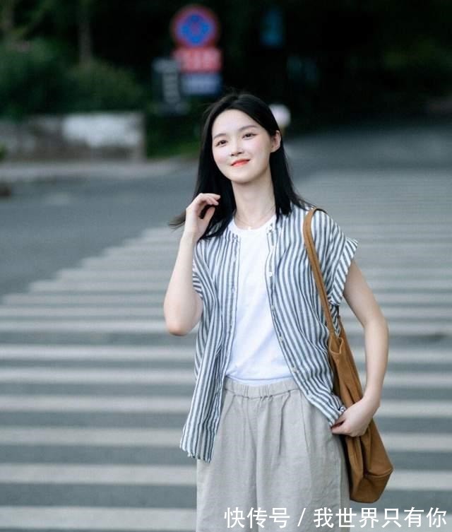条纹衬衫 休闲慵懒风怎么搭条纹衬衫+棉麻长裤简约洋气,气质又优雅!