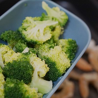 西兰花豆腐虾汤