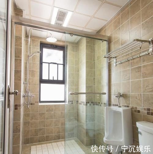 淋浴房|淋浴房还在铺瓷砖,真傻如今都流行“四边走水”好处太多了