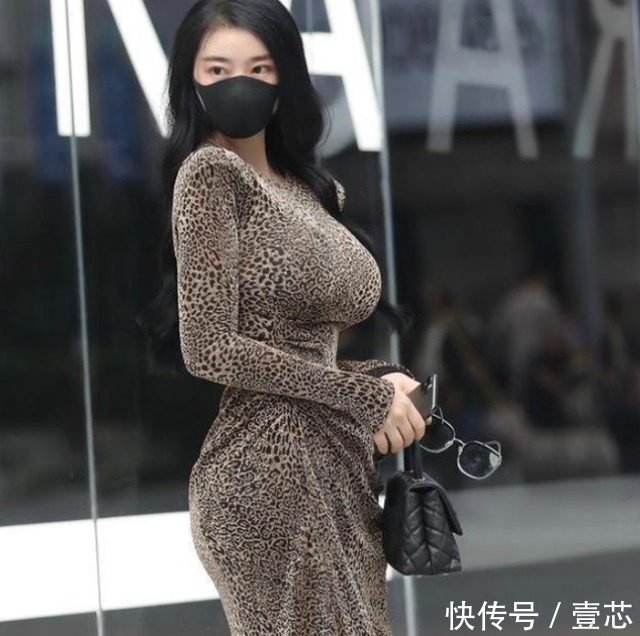 美女|成都街头美女，“沙漏”身材惹人爱，网友：比明星还要美？