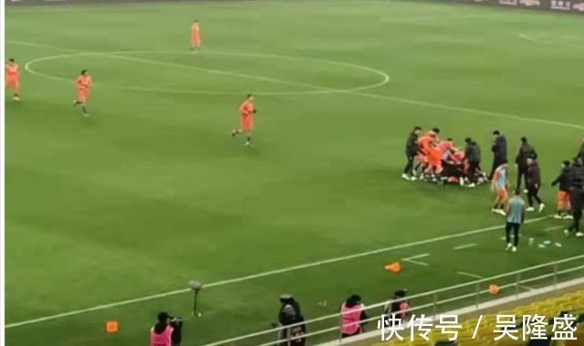 老东家|贾德松绝杀后!石柯很孤单!不参与庆祝!他这样对待老东家真不好