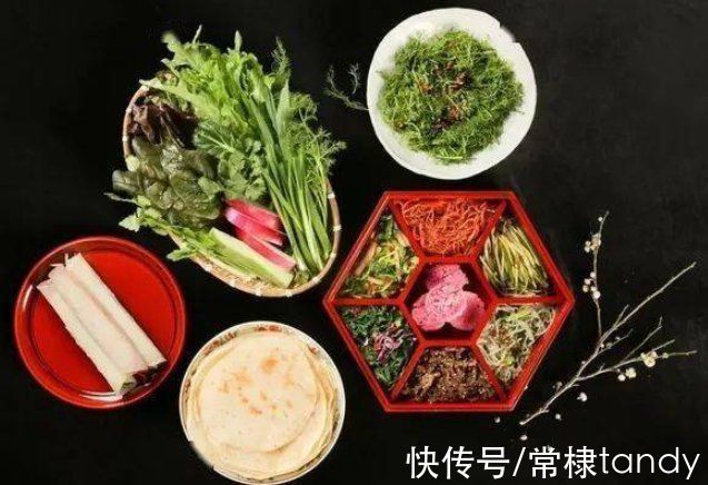 门神#宋朝怎么过年：年夜饭吃面片，初一贴门神，春联横批只能用这四字