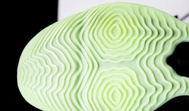 zoom 极致的炫技!来自奥运年的惊喜 Nike这款鞋才叫真正的旗舰