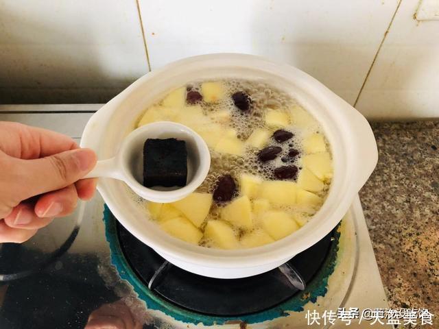 春季防燥多喝汤,这汤甘甜又滋润,常喝皮肤好,胜敷10张面膜