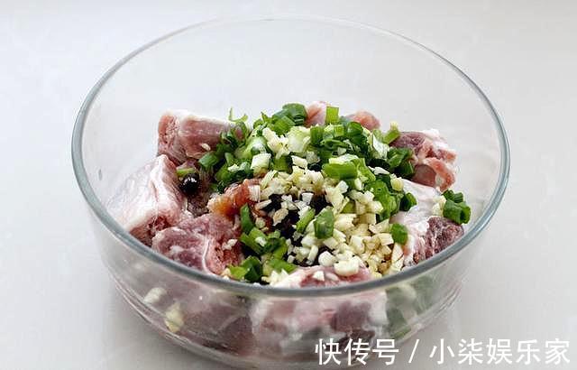 鲜香|不用油的排骨做法，照样鲜香扑鼻，健康不油腻营养不流失