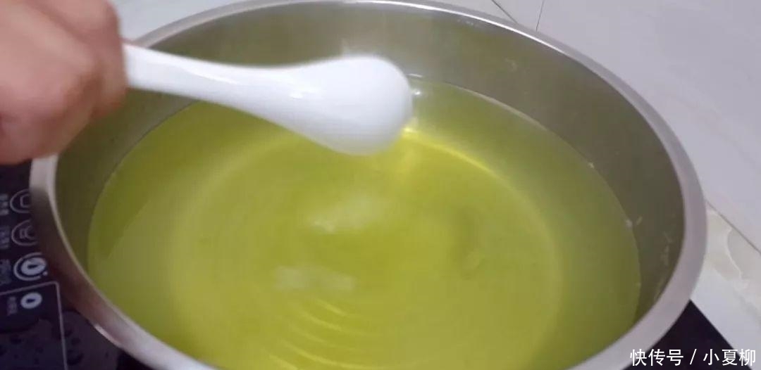 白菜这样做才好吃, 开水一烫, 做出来口感好味道酸, 越吃越想吃