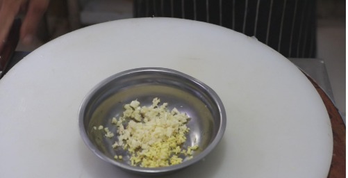 木耳|芹菜拌木耳好吃有绝招,学会这个方法,鲜嫩脆爽,满满的小技巧