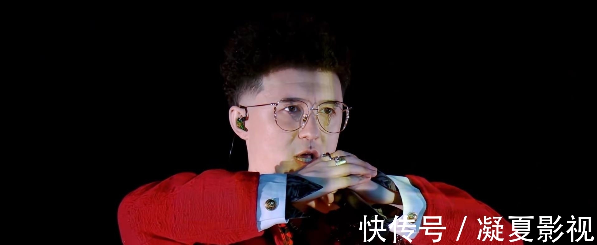 《追光吧》20位哥哥晋级，那吾克热淘汰后发文，队友在凌晨评论