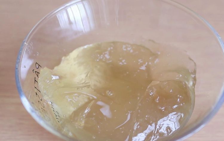 不要再吃勾兑冰粉了，教你正宗手工冰粉做法，Q弹爽滑，超级好吃