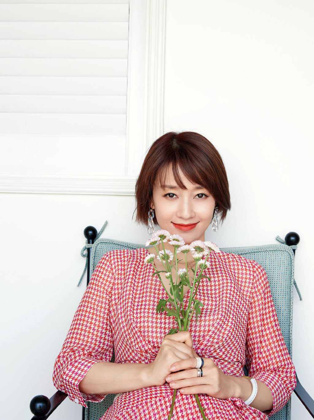 马伊琍穿格子裙也太有味道了吧!减龄又文艺,馋得只想赶紧买一件