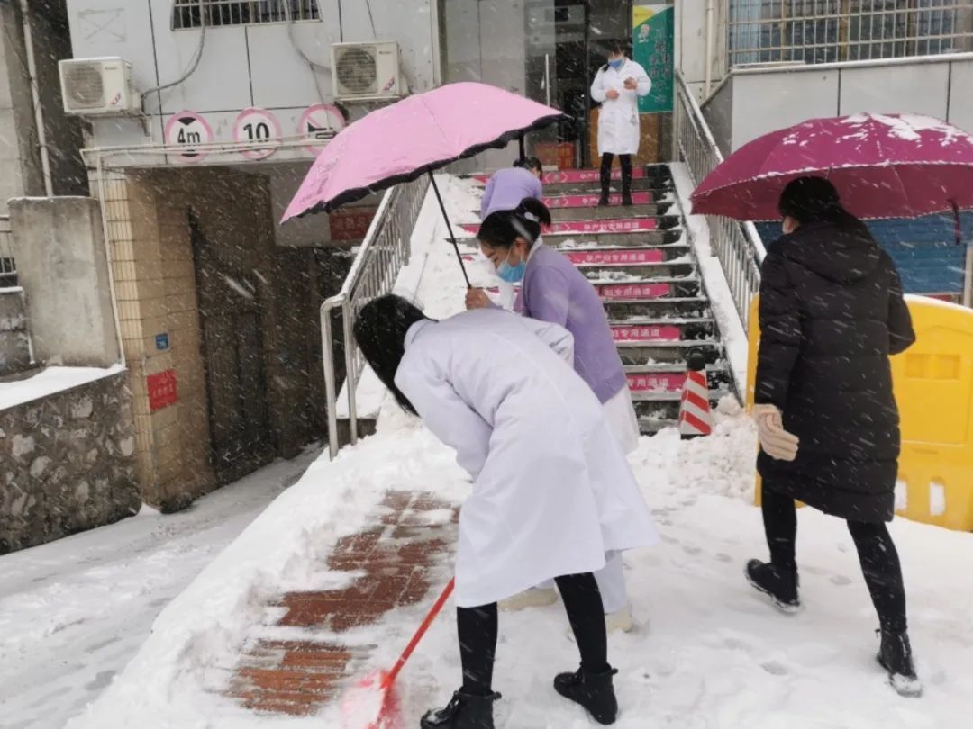 冰雪|风雪中，娄星区人民医院暖心的一幕幕……