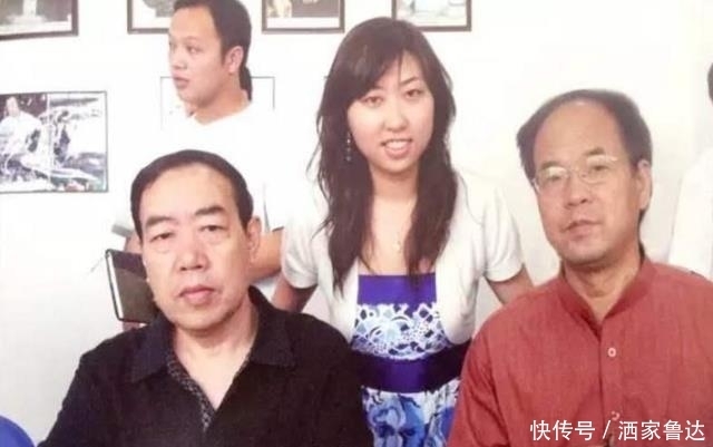 “文二代”贾浅浅被嘲借父上位,网友模仿创作大赛,分分钟变诗人