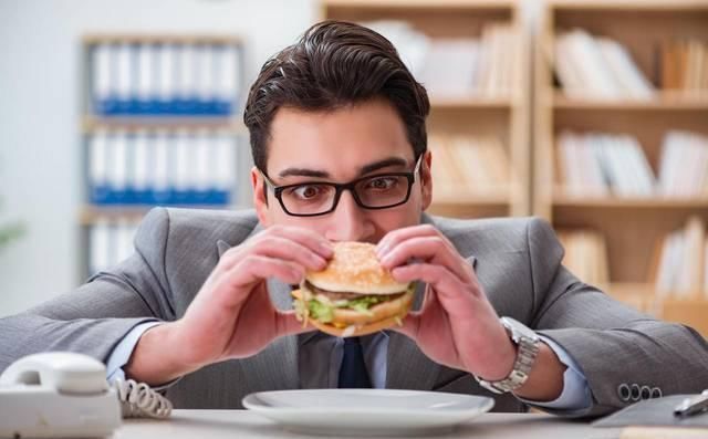 健康|寿命短的男人，走路会有四个信号，若你四个都没有，恭喜你很健康