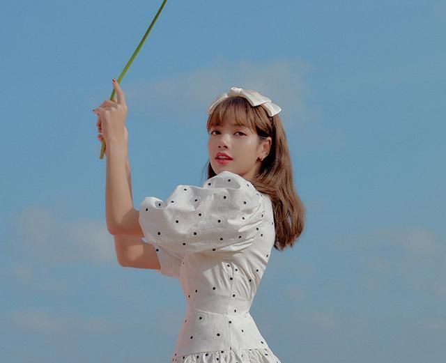 别再染黑茶色了,今年流行“奶茶发色”,让你发质变好提升气色!