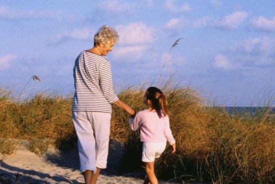 家长们|“更喜欢奶奶还是姥姥?”孩子真实回答的背后,家长们需反思