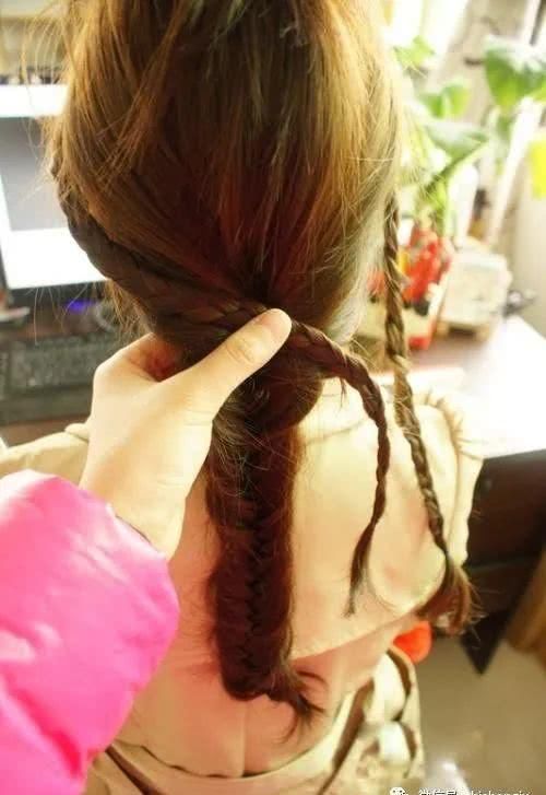 麻花|2款简单的长发发型扎法,让你瞬间变得美丽动人