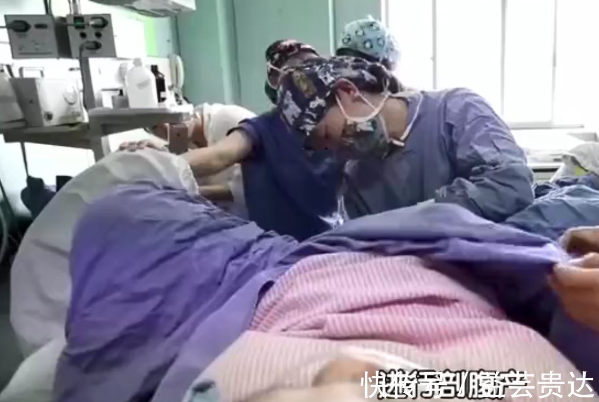 宫缩|助产士生娃:痛得咬老公,同事准备产钳助产,差点顺产转剖宫产