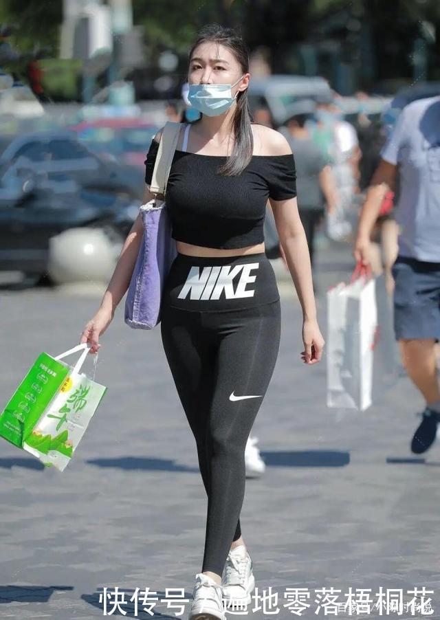 万能|也不是所有的打底裤都是万能的,穿上还是要小心,挤出来的肉很丑