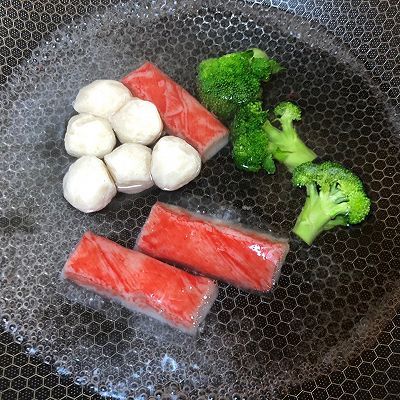咖喱鱼蛋乌冬面|咖喱鱼蛋乌冬面