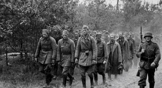 士兵|基辅会战中,60多万苏联士兵被俘虏,在德军手里,他们遭遇了什么